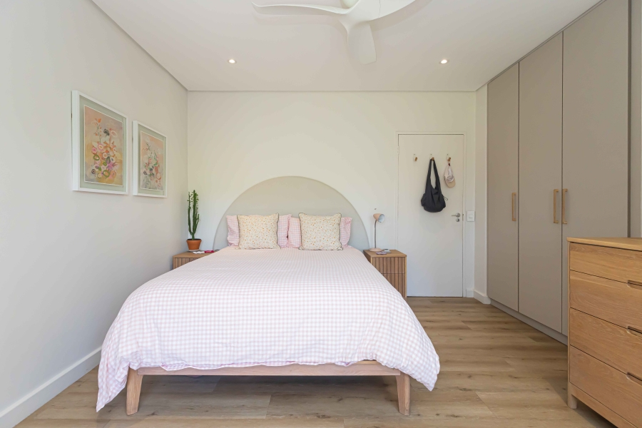 2 Bedroom Property for Sale in Sea Point Western Cape